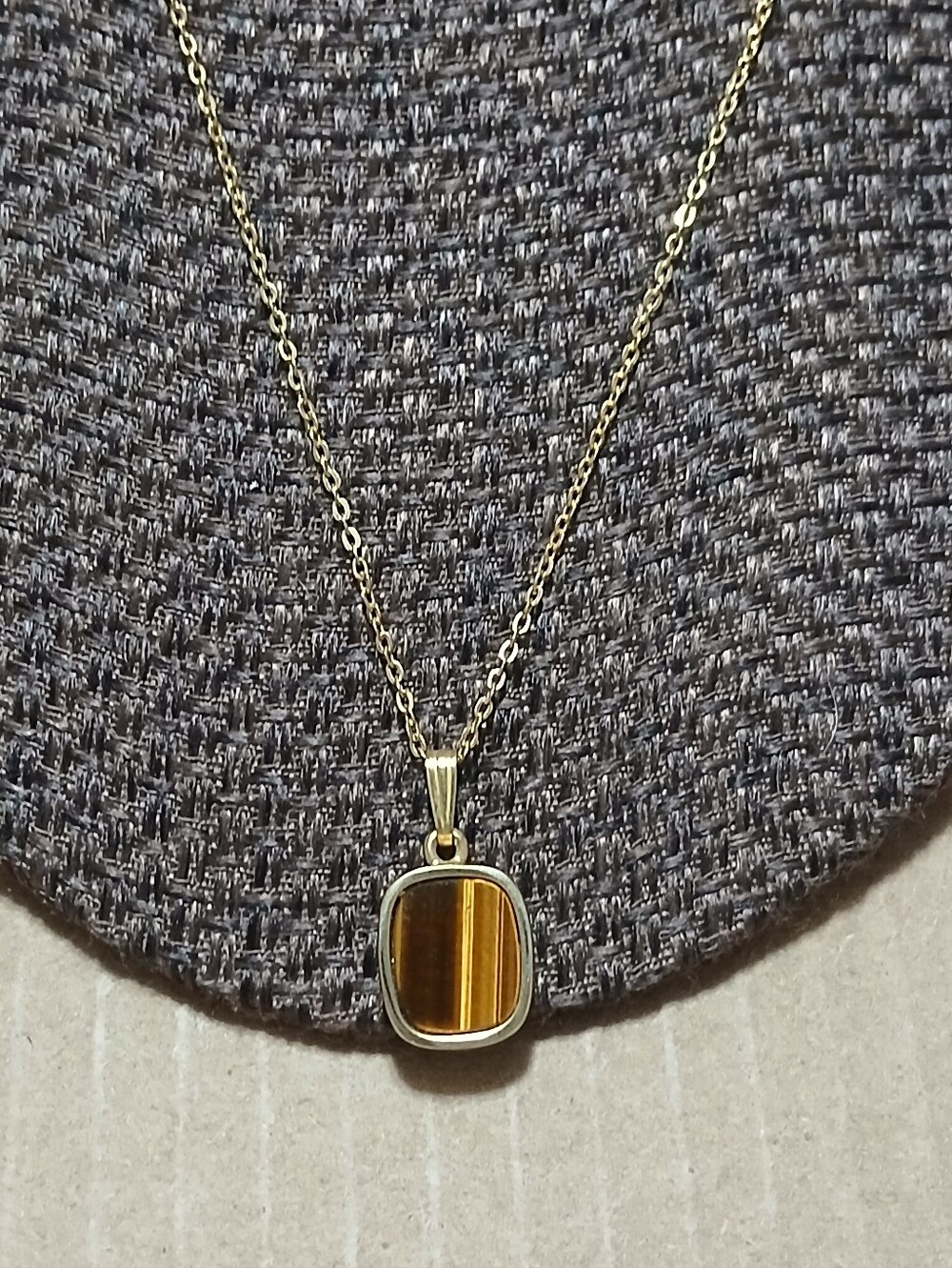 Vintage Whiting & Davis Co Tiger’s Eye Pendant Necklace